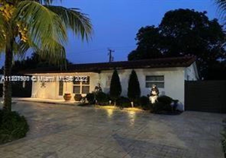 Beautiful property in the Miami Gardens area, this house is composed of 4 bedrooms and 2 bathrooms, very spacious. This beautiful house has a new roof, all sides are made of concrete, impact resistant windows and doors throughout the house, new stainless-steel appliances, alarm and camera throughout the house. The driveway is new and the fences of all the property are made of modern metal and electric. The patio has artificial grass and a gazebo Tiki hut with a wonderful water fountain.