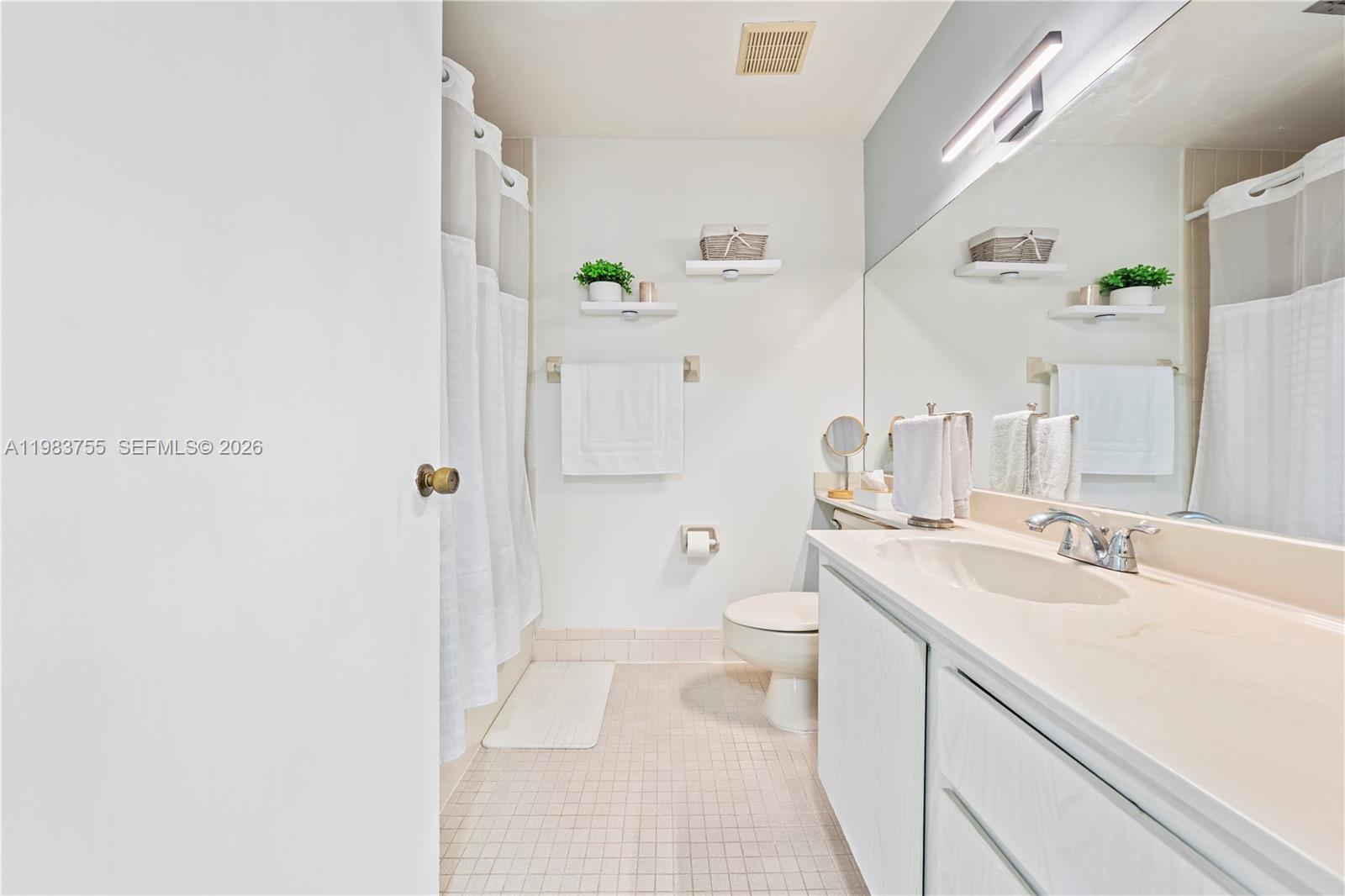 MISTY LAKE CONDO - Residential