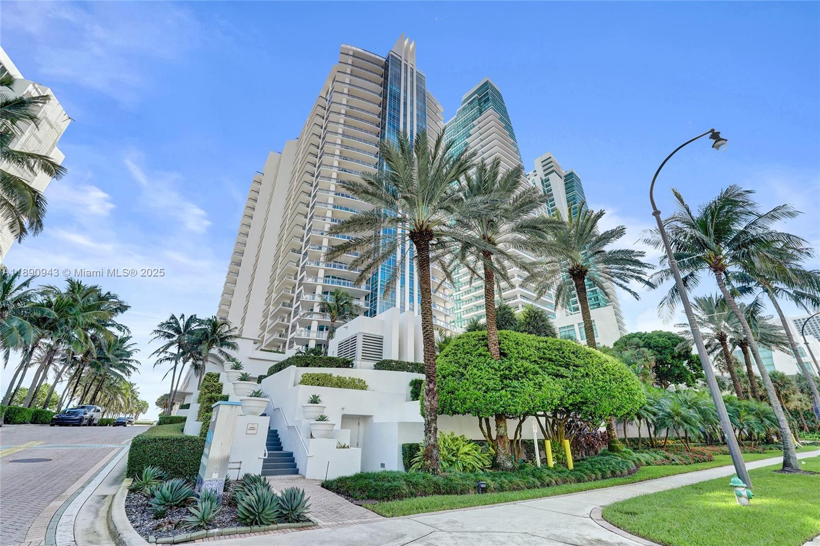 DIPLOMAT OCEANFRONT RESID - Residential