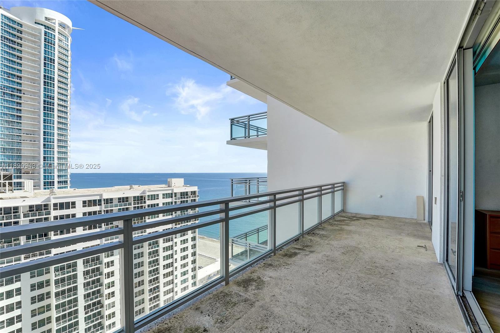 DIPLOMAT OCEANFRONT RESID - Residential