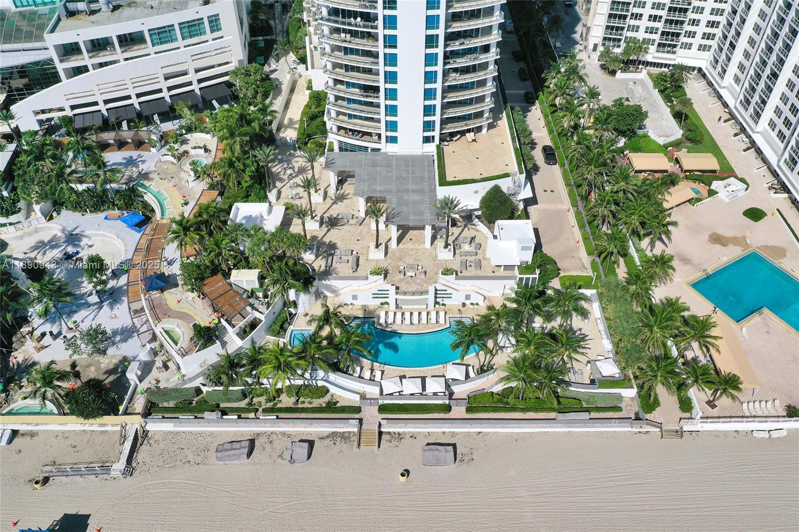 DIPLOMAT OCEANFRONT RESID - Residential