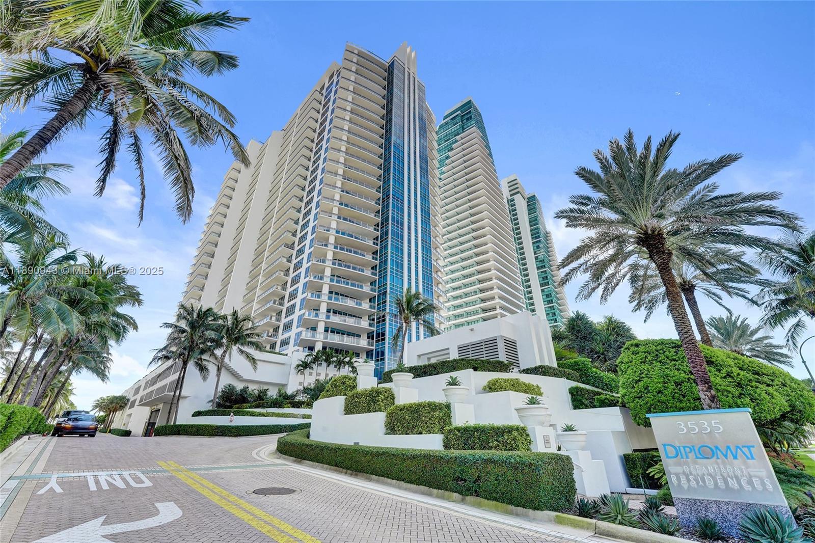 DIPLOMAT OCEANFRONT RESID - Residential