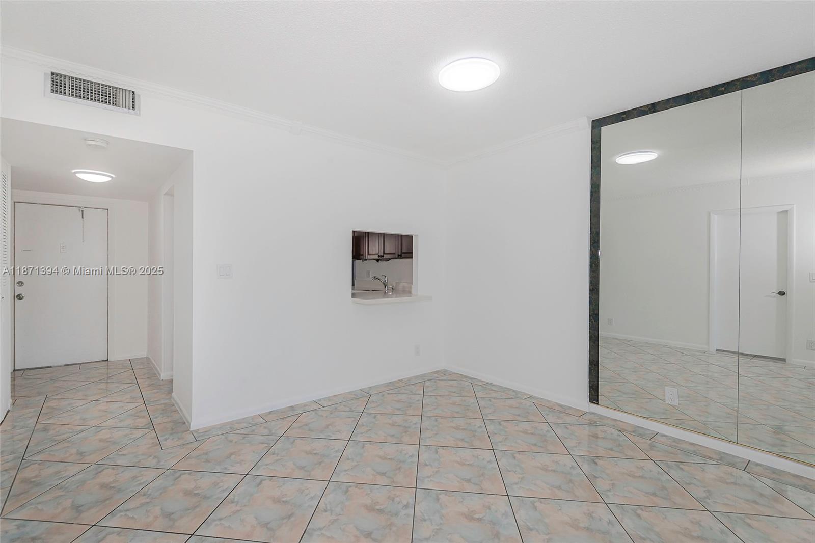 GOLDEN VIEW CONDO - Residential