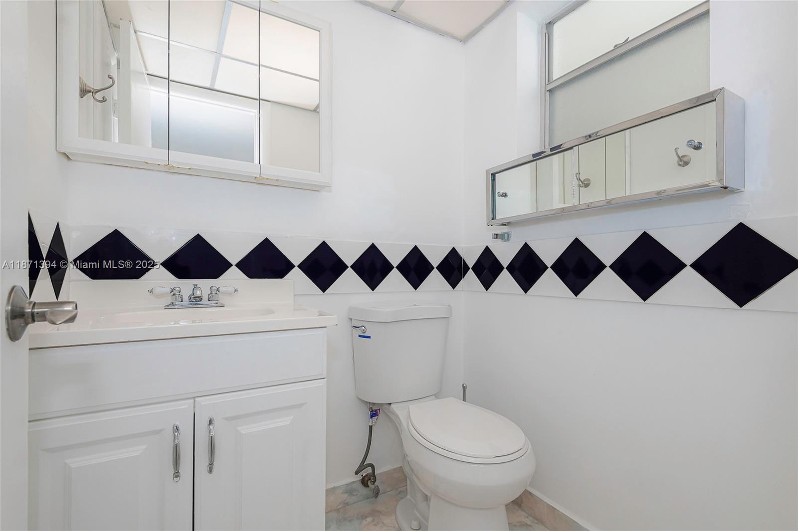 GOLDEN VIEW CONDO - Residential