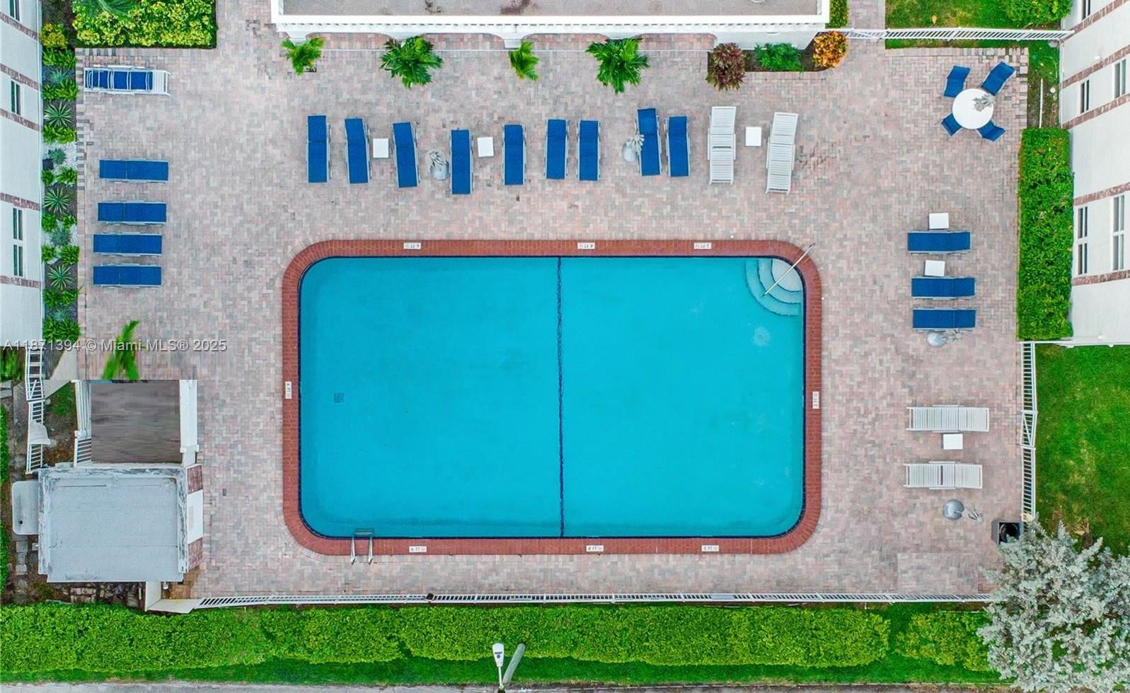 GOLDEN VIEW CONDO - Residential