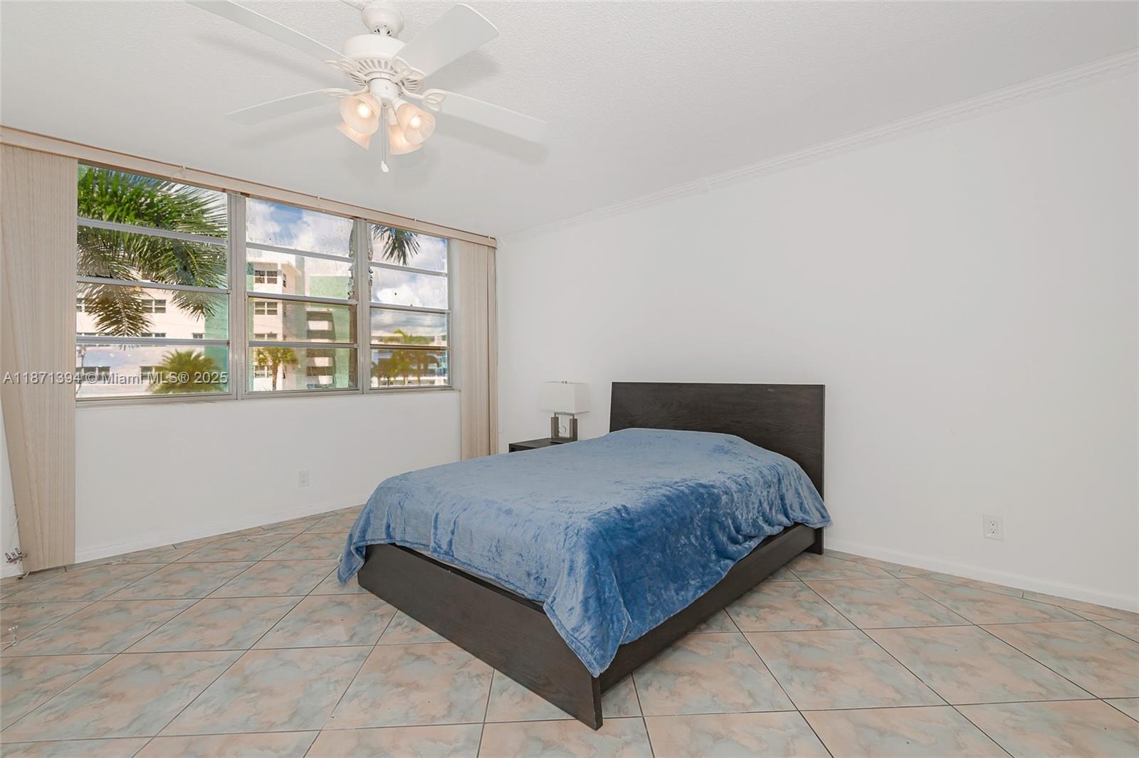 GOLDEN VIEW CONDO - Residential