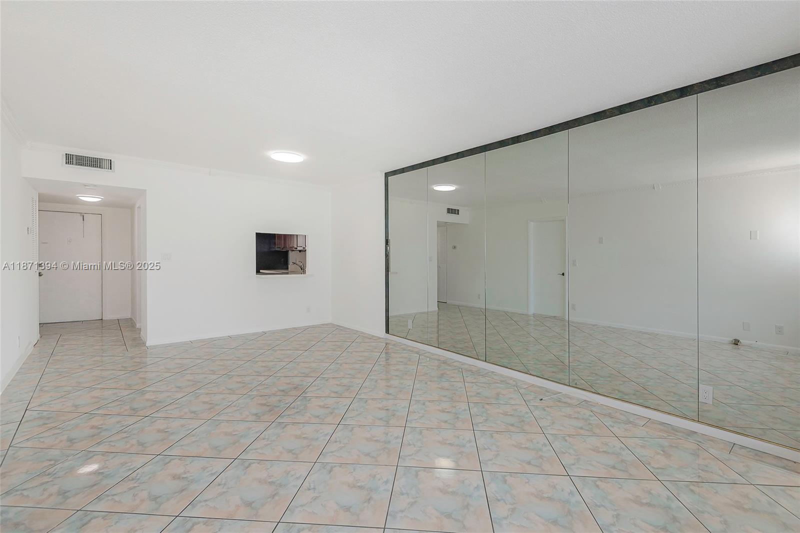 GOLDEN VIEW CONDO - Residential