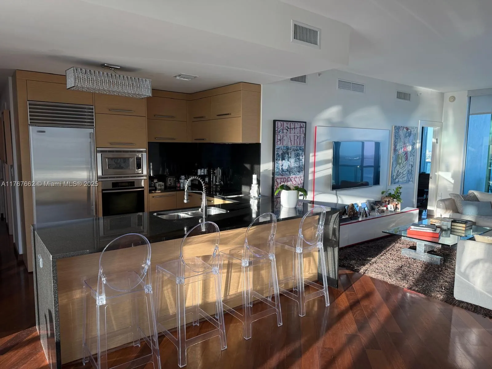 Miami, Florida 33132, United States, 2 Bedrooms Bedrooms, ,4 BathroomsBathrooms,Residential,Active,92000