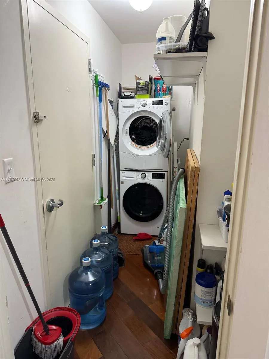 Miami, Florida 33132, United States, 2 Bedrooms Bedrooms, ,4 BathroomsBathrooms,Residential,Active,92000