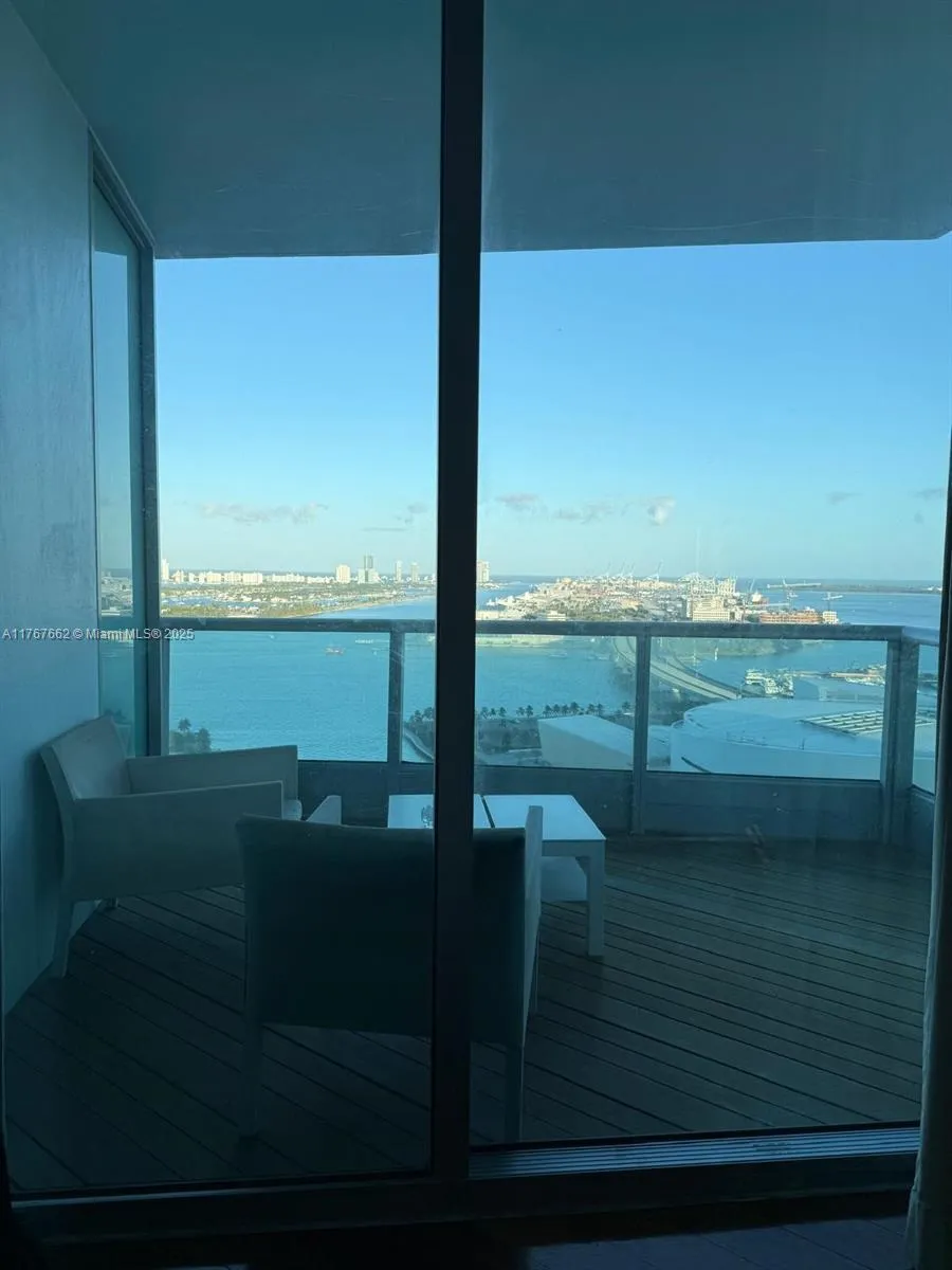 Miami, Florida 33132, United States, 2 Bedrooms Bedrooms, ,4 BathroomsBathrooms,Residential,Active,92000