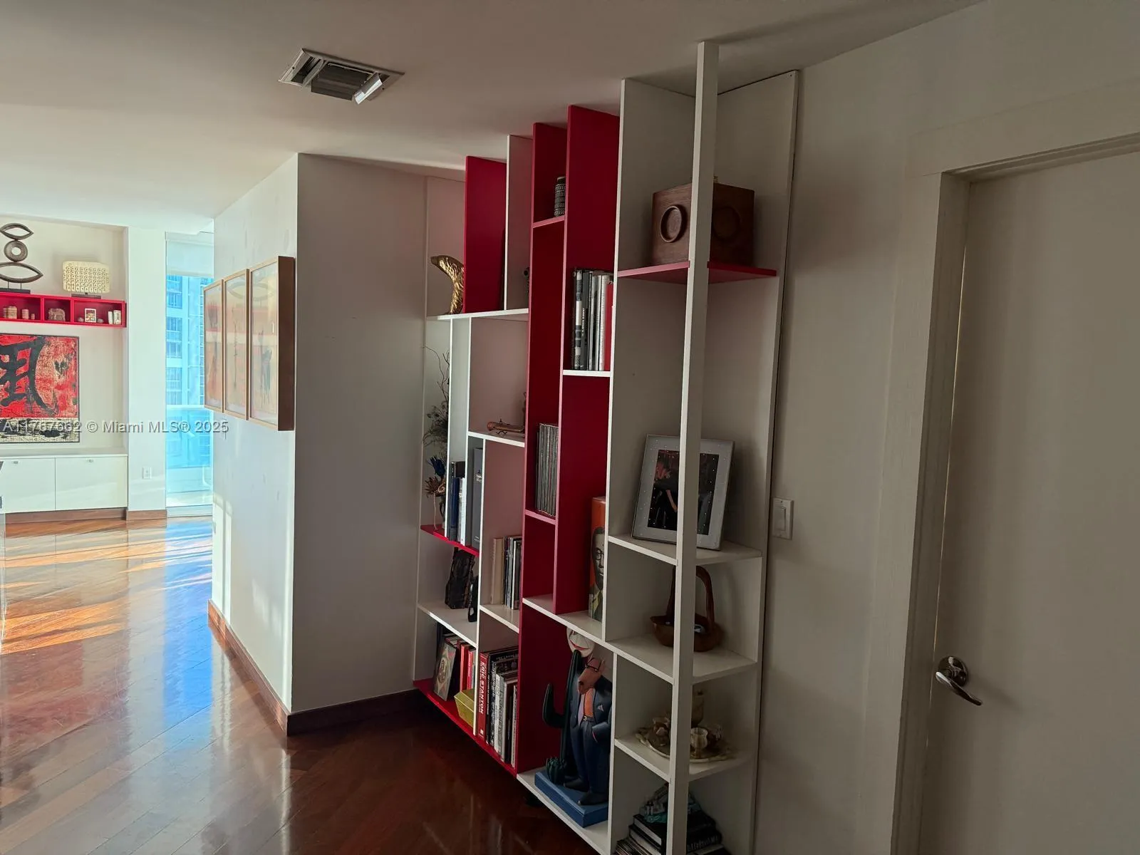 Miami, Florida 33132, United States, 2 Bedrooms Bedrooms, ,4 BathroomsBathrooms,Residential,Active,92000