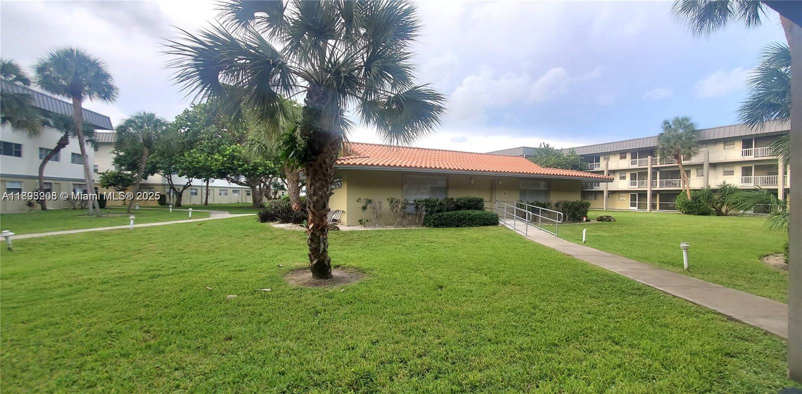 PARADISE BY THE SEA CONDO - Residential Lease