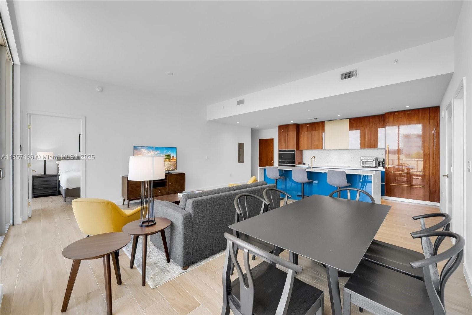 2678 Tigertail Ave 513