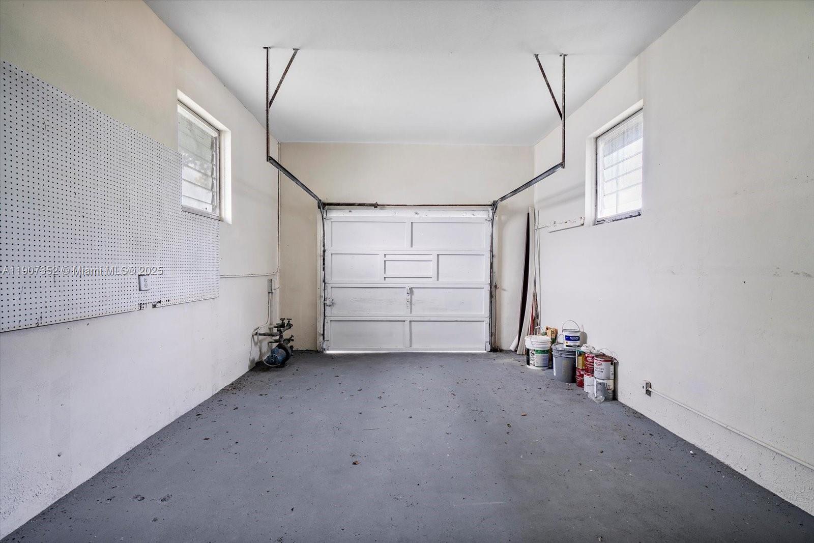 UNIT 1 MONTICELLO PARK - Residential Lease