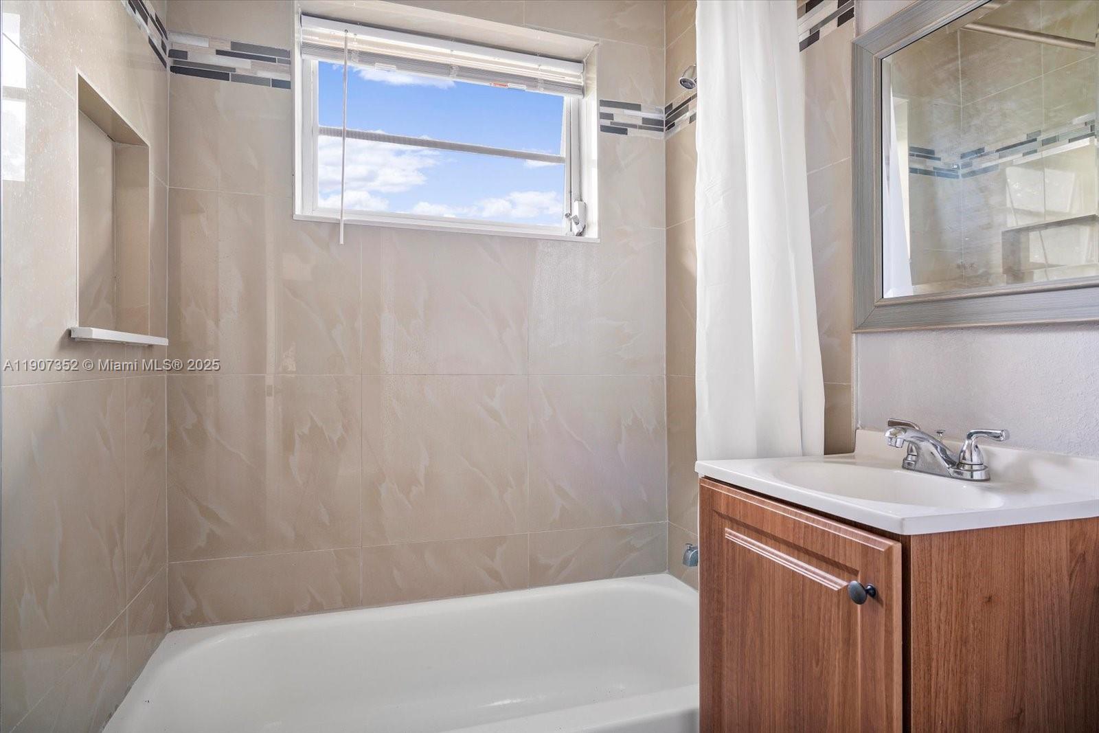 UNIT 1 MONTICELLO PARK - Residential Lease