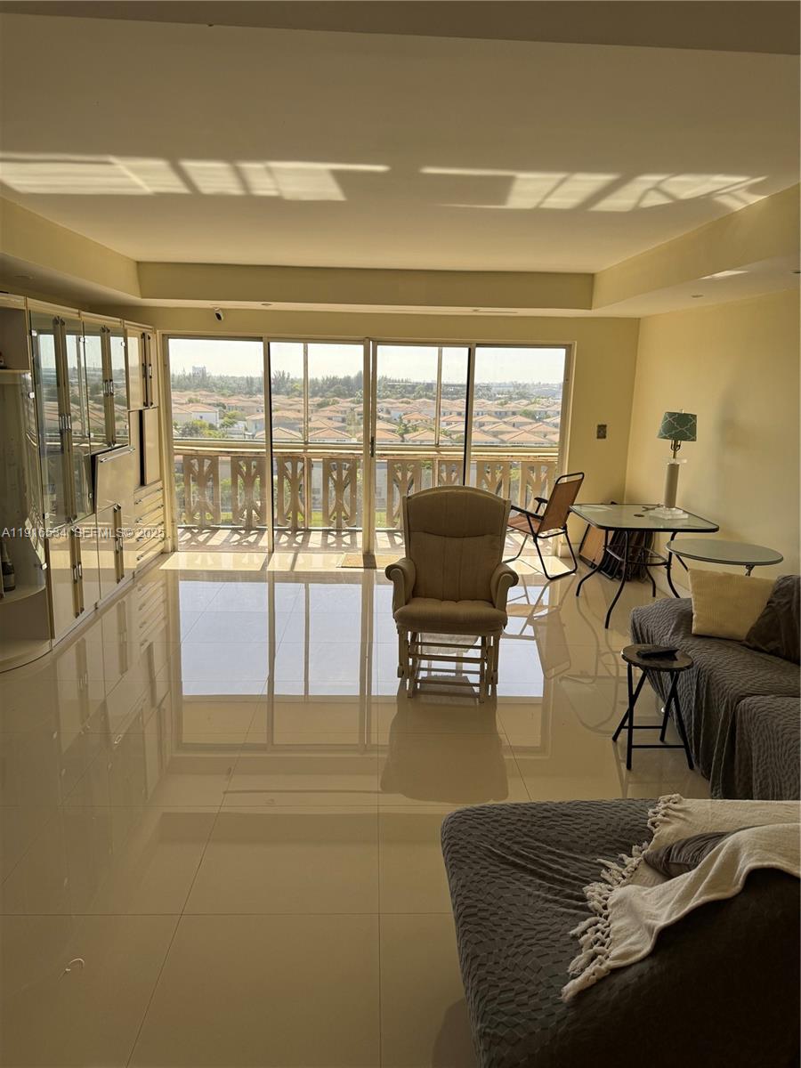 CANONGATE CONDO NO ONE - Residential