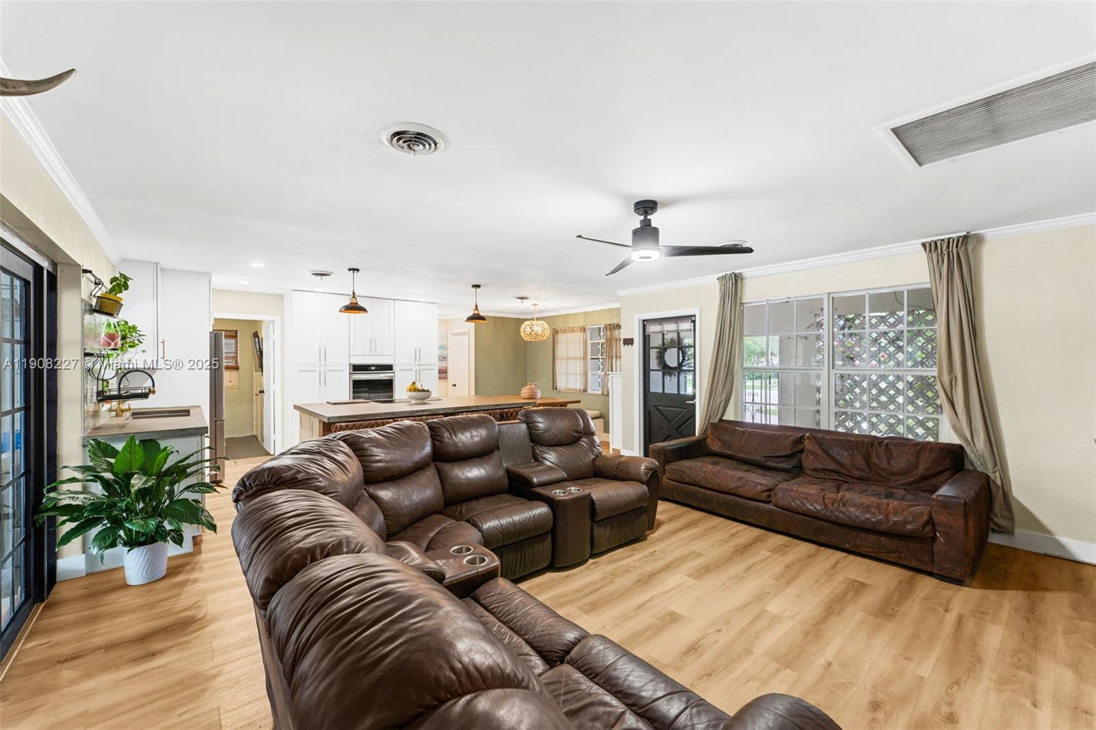 HOLLYWOOD HILLS AMEN PLAT - Residential