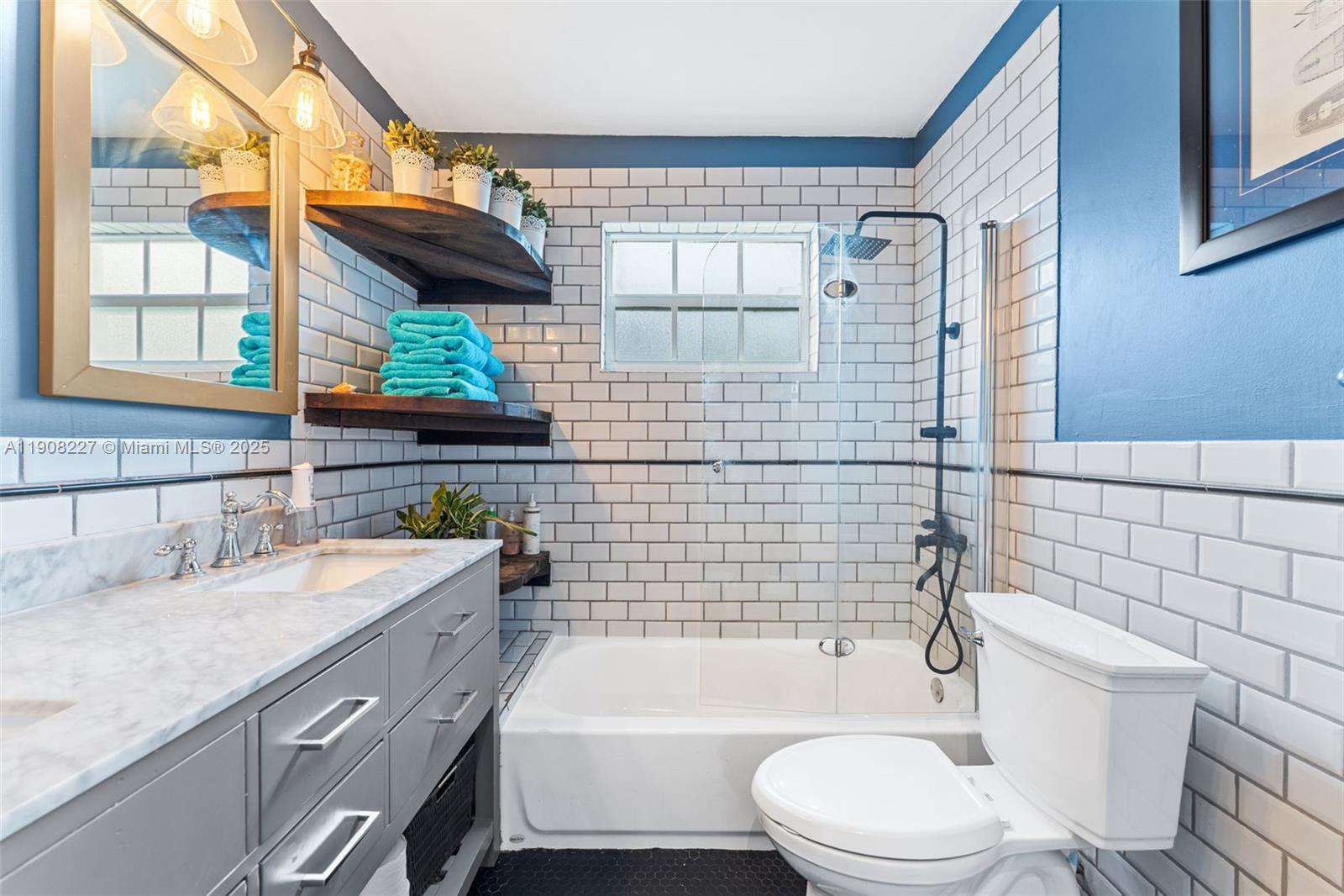 HOLLYWOOD HILLS AMEN PLAT - Residential