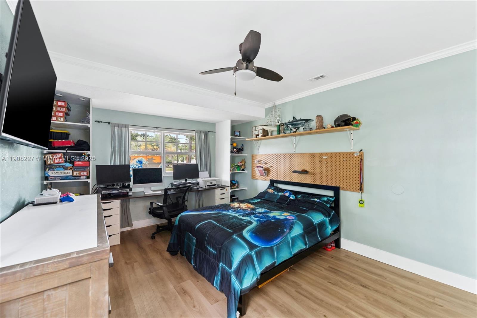 HOLLYWOOD HILLS AMEN PLAT - Residential