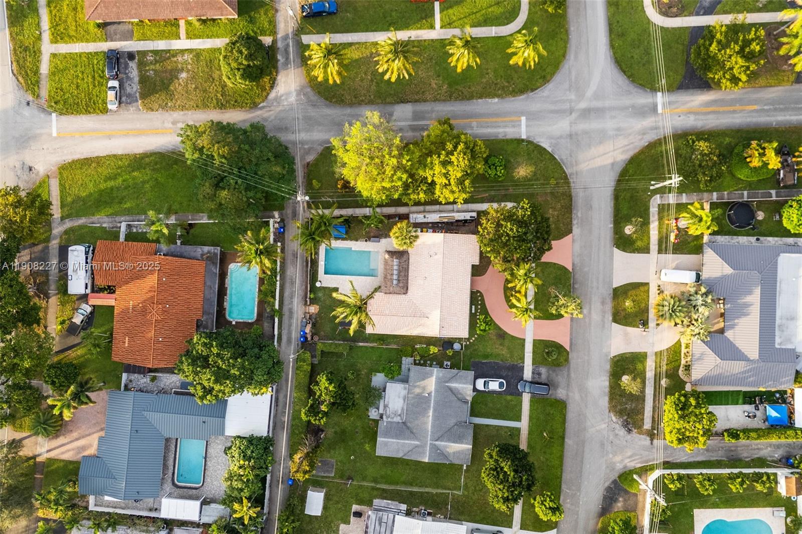 HOLLYWOOD HILLS AMEN PLAT - Residential