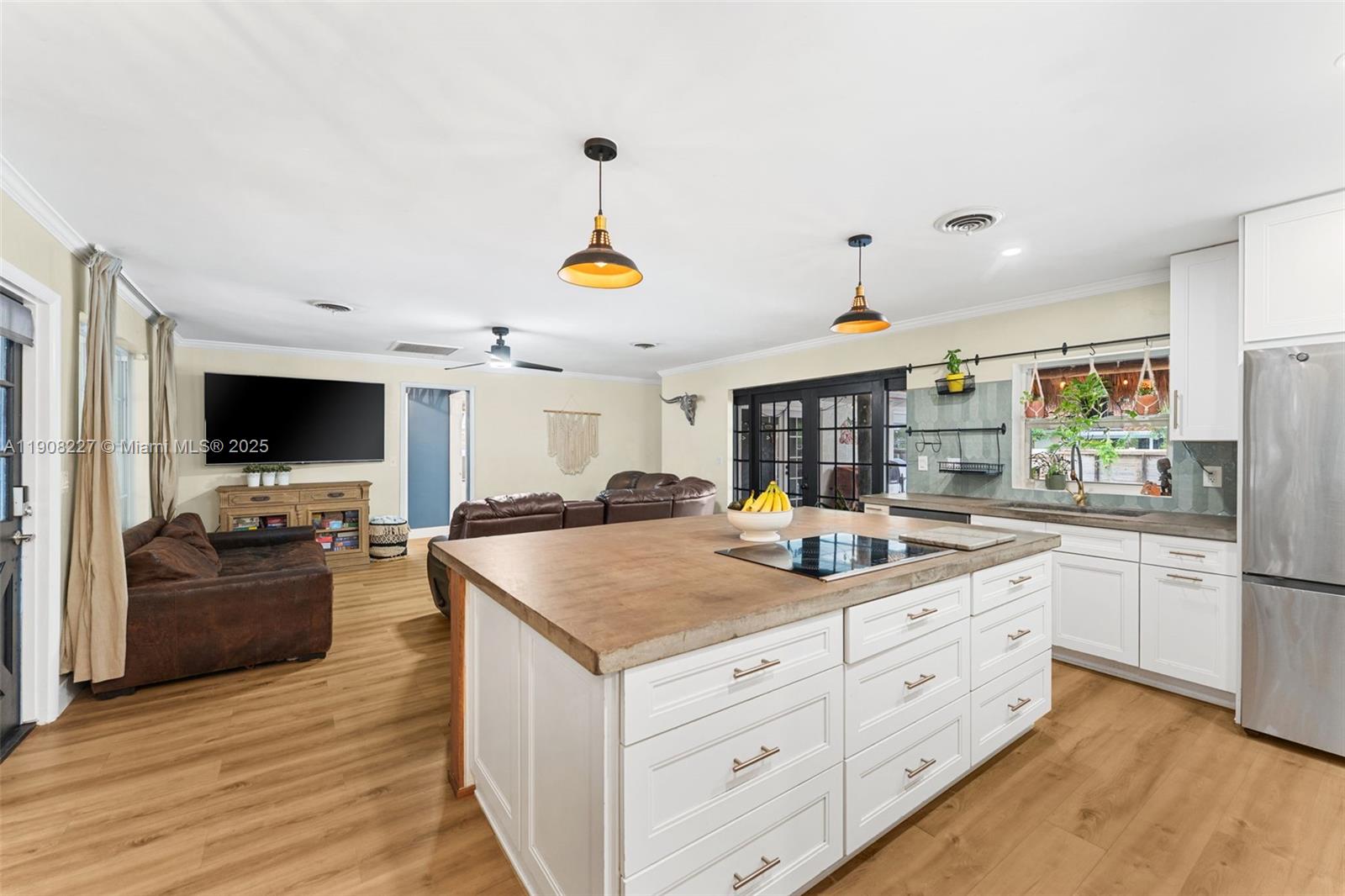 HOLLYWOOD HILLS AMEN PLAT - Residential