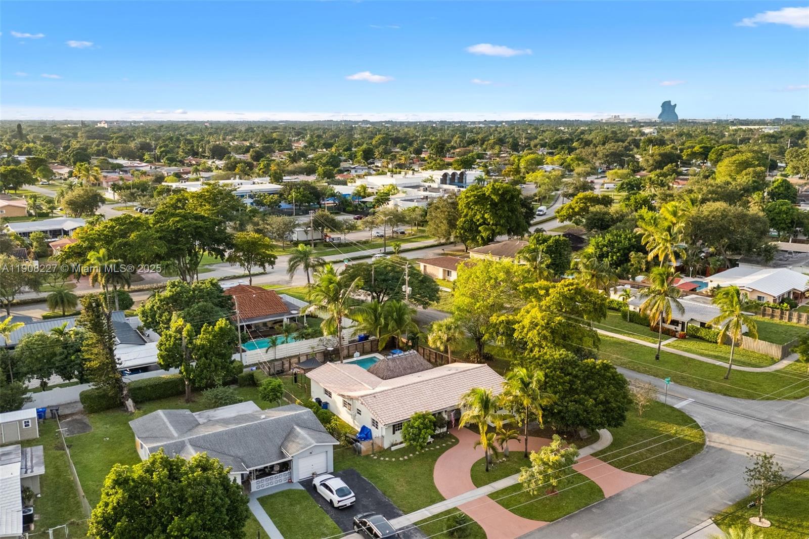 HOLLYWOOD HILLS AMEN PLAT - Residential