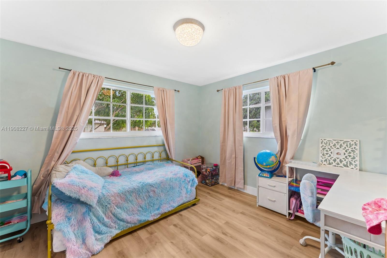 HOLLYWOOD HILLS AMEN PLAT - Residential