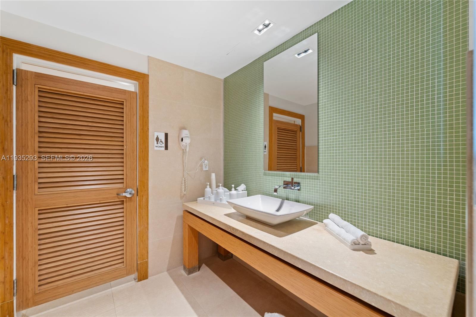 900 BISCAYNE BAY CONDO - Residential