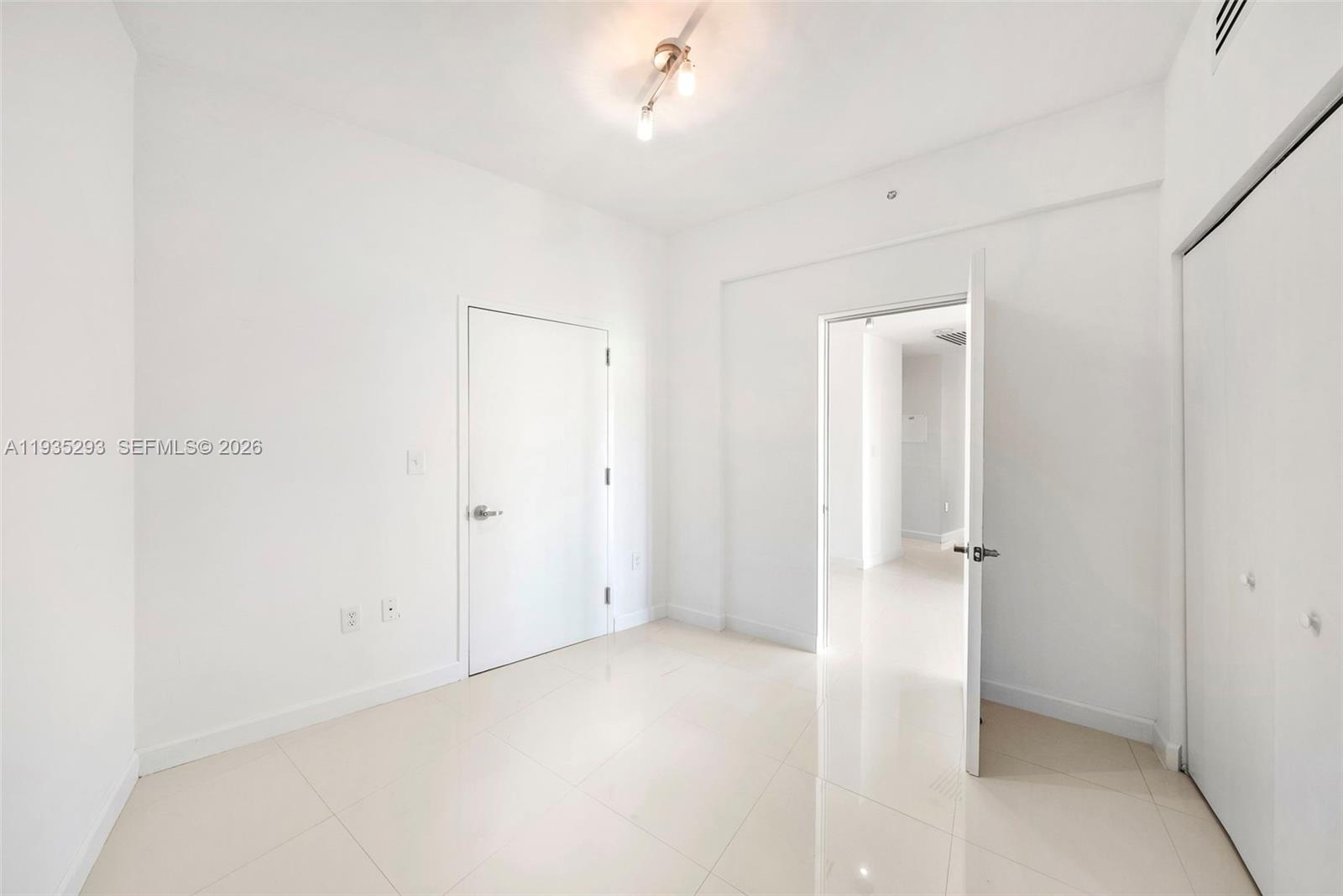 900 BISCAYNE BAY CONDO - Residential