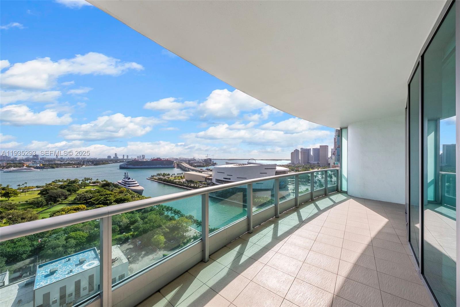 900 Biscayne Blvd 2106