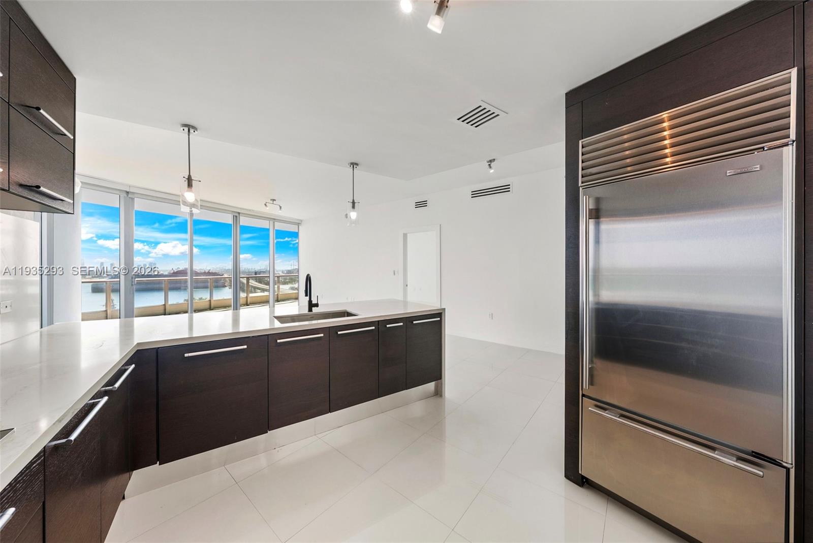 900 BISCAYNE BAY CONDO - Residential