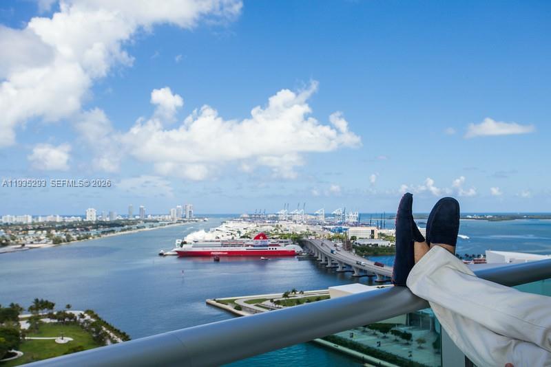 900 BISCAYNE BAY CONDO - Residential