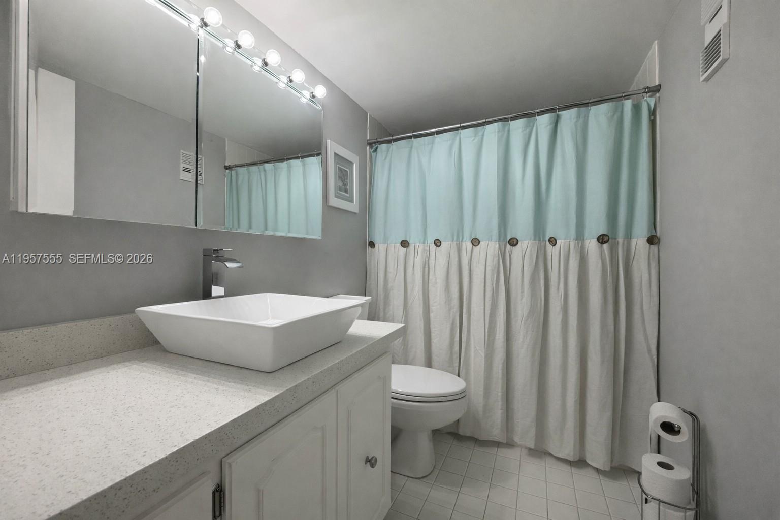 18TH HOLE AT INVERRARY CO - Residential