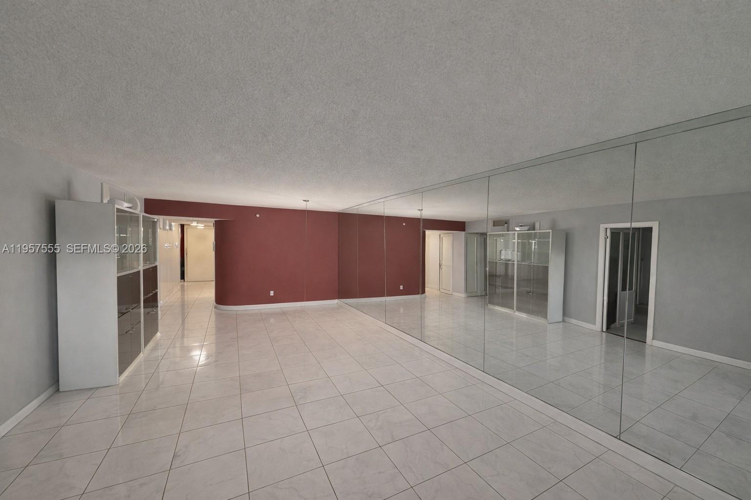 18TH HOLE AT INVERRARY CO - Residential