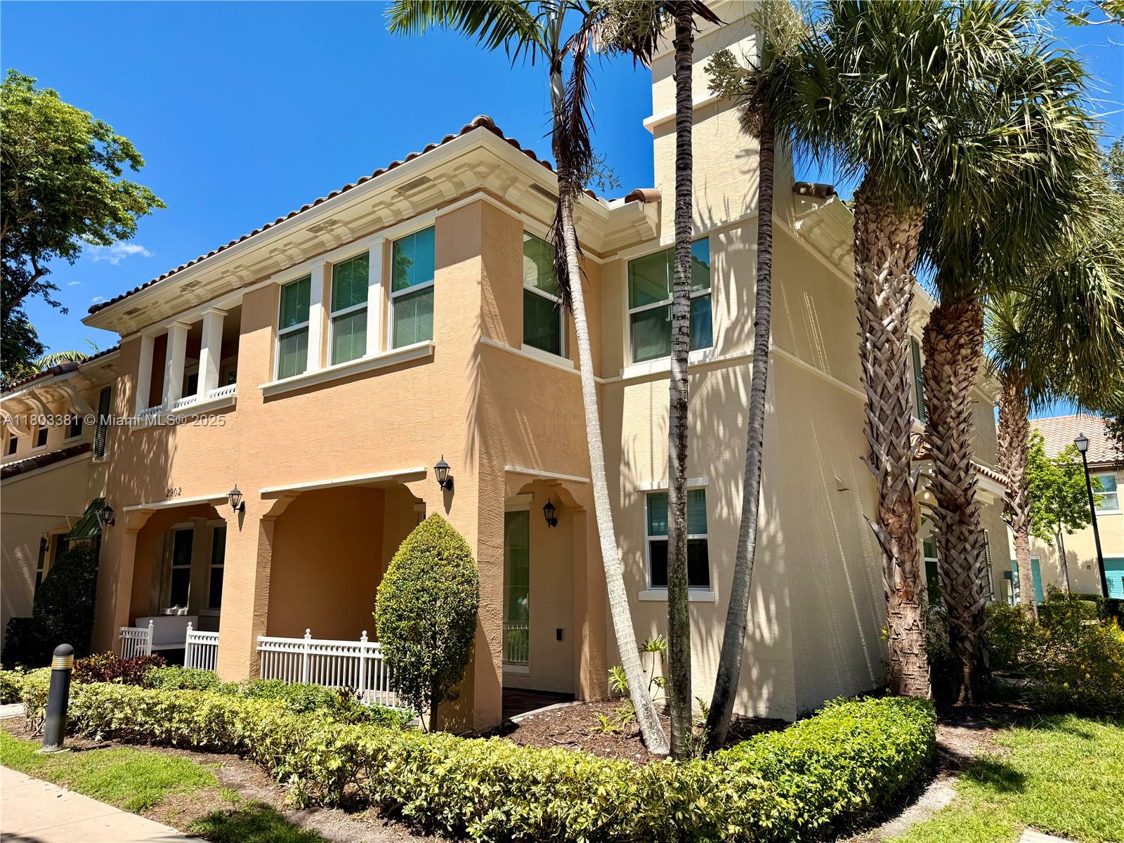 2900 Cascada Isles Way