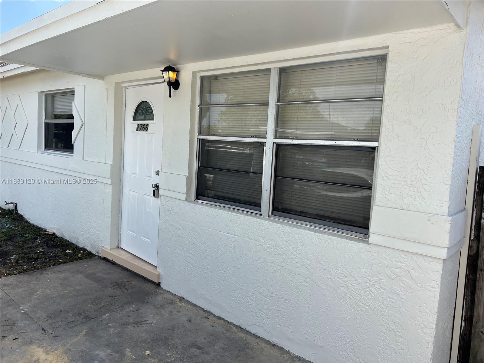 Excellent 3/1 home for rent. Near to the beach, shopping centers, schools, restaurants, downtown, and I-95 Home features a large fenced in yard, central AC, laundry inside, VACANT