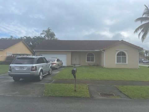 Single Family Residence in Miami FL 15121 148th Ave.jpg