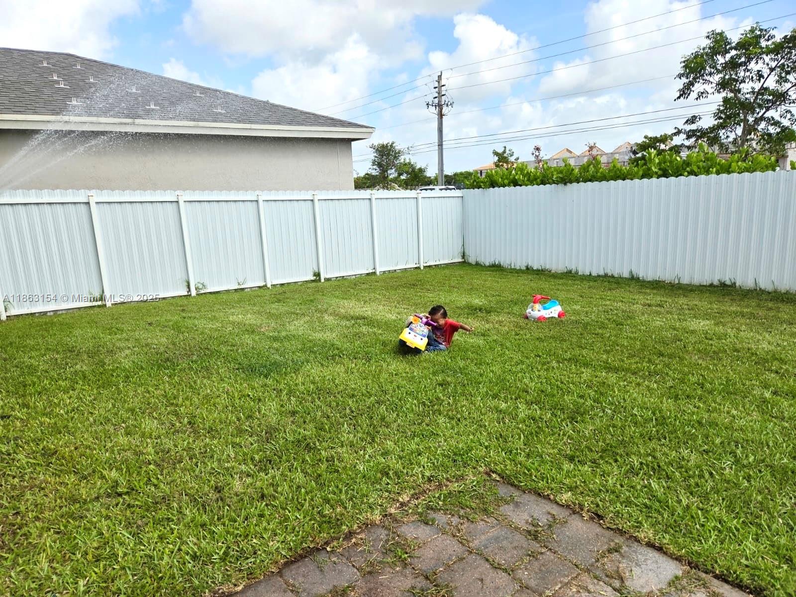 654 NE 5th Way