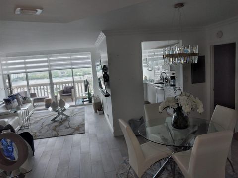 Photo of 1000 Island Blvd #1611, Aventura, FL 33160 (MLS # A11945712)