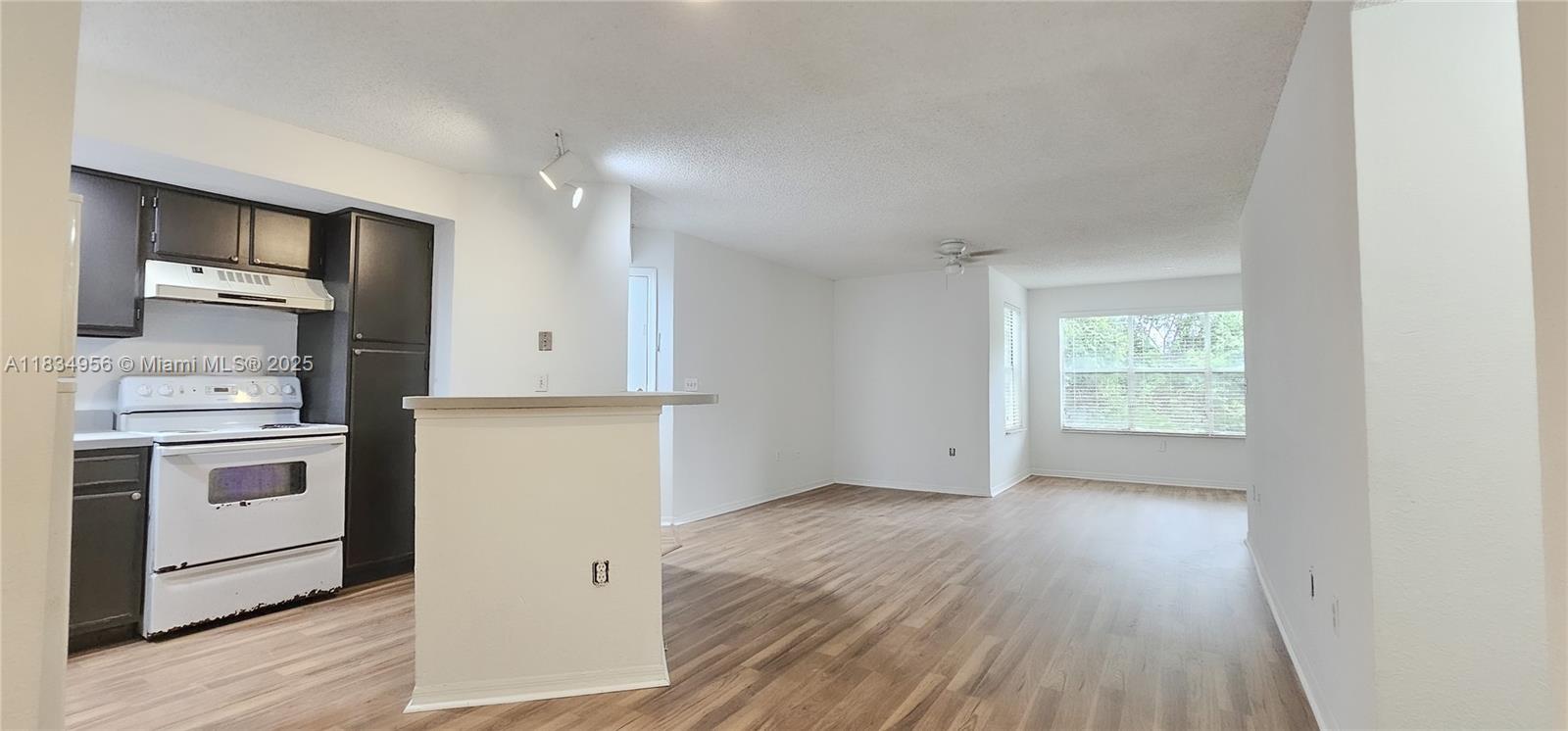 Located in the heart of West Palm Beach within a desirable gated community, this beautifully 2-bedroom, 2-bathroom first-floor unit is a must-see! All new laminate flooring, quiet gated community with great amenities.
*MOVE IN WITH JUST FIRST MONTH AND SECURITY DEPOSIT* Full Size Washer & Dryer inside the unit, walk-in closets, central AC and ALL NEW UTILITIES. Amenities include security, 2 swimming pools, gym, tennis courts, recreational areas and more. Close to shopping centers and restaurants. Ponte verde is a resort style community. Minimum 650 Credit score and income 3x the rent required per the association (or have a CO signer with that score or higher). allow 2 weeks for HOA approval.
Max 2 pets allowed, max weight is 25 lbs. No aggressive breeds. $150 pet registration fee