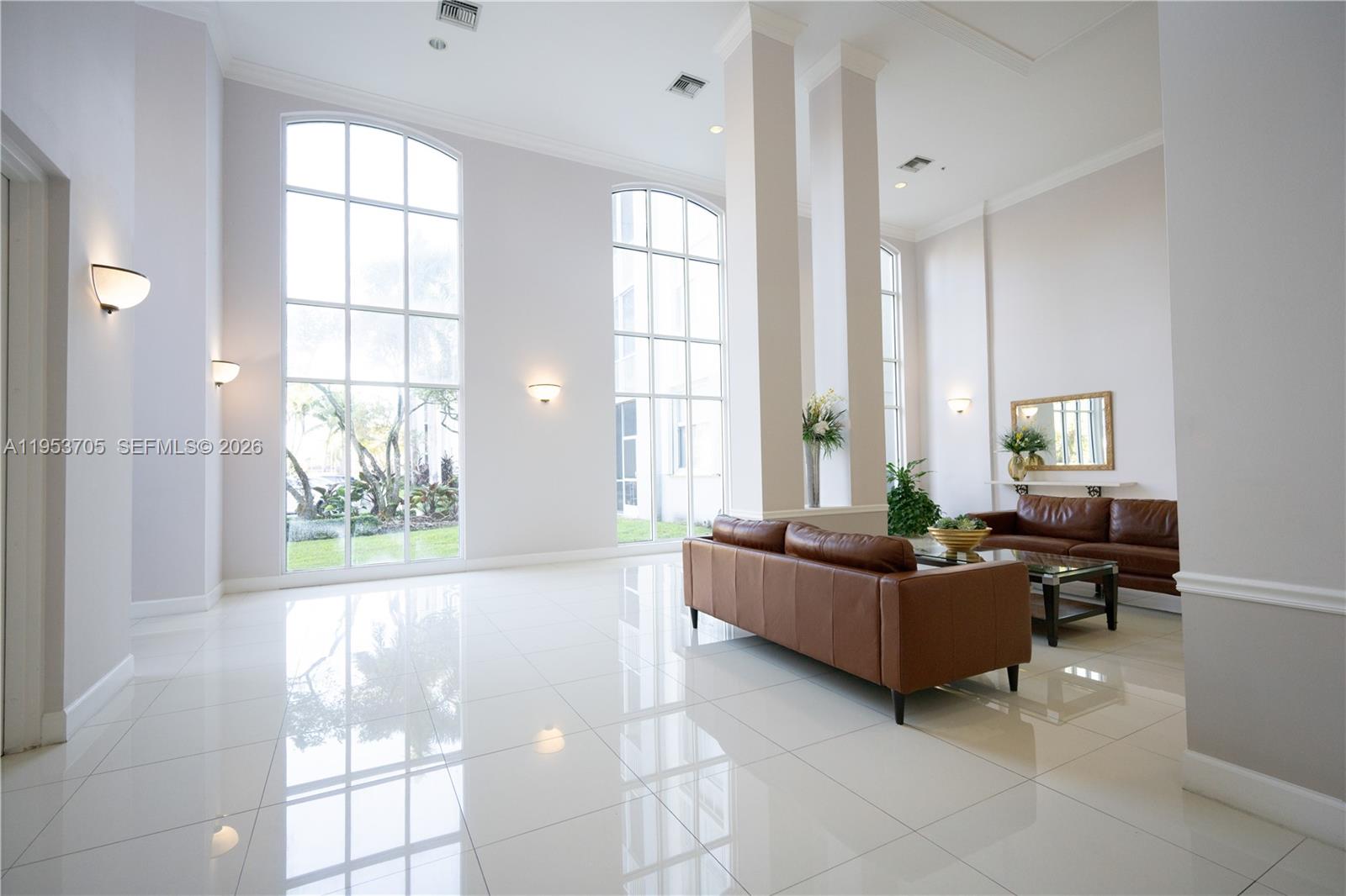 DORAL HOUSE CONDO NO 3 - Residential