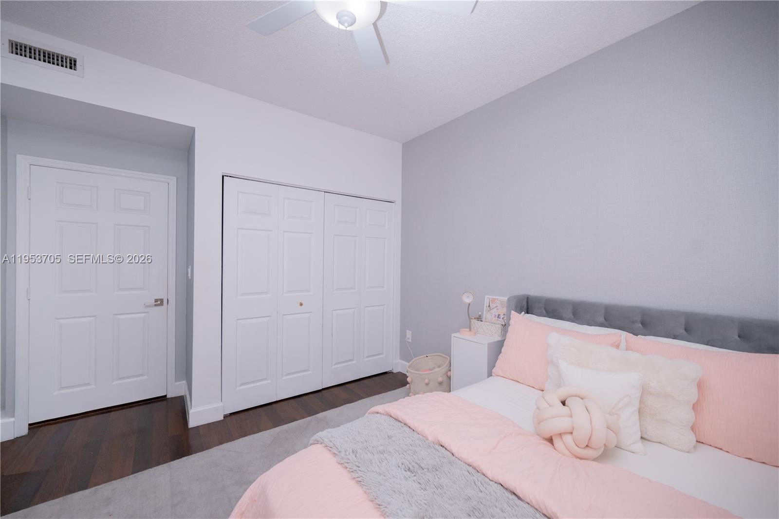 DORAL HOUSE CONDO NO 3 - Residential