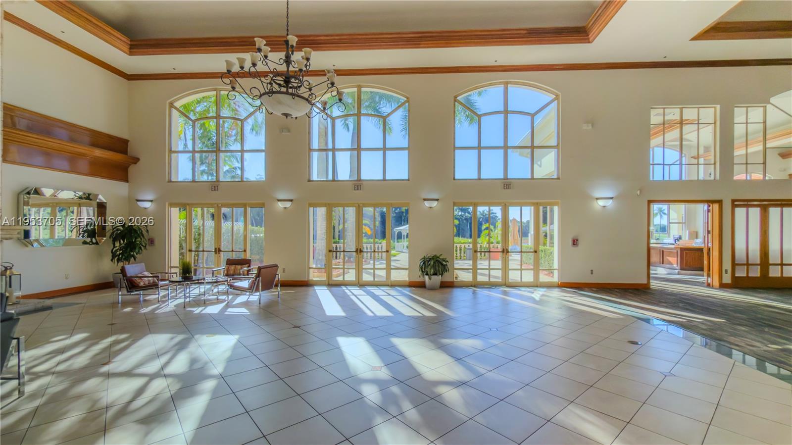 DORAL HOUSE CONDO NO 3 - Residential