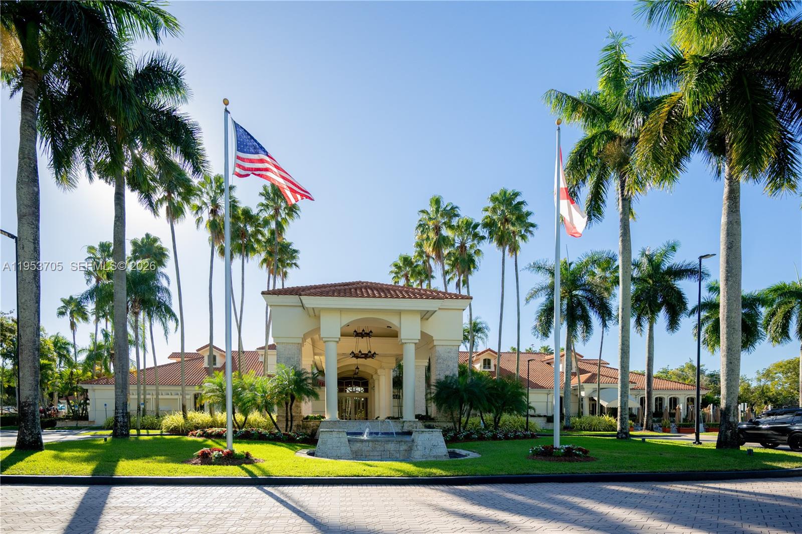 DORAL HOUSE CONDO NO 3 - Residential