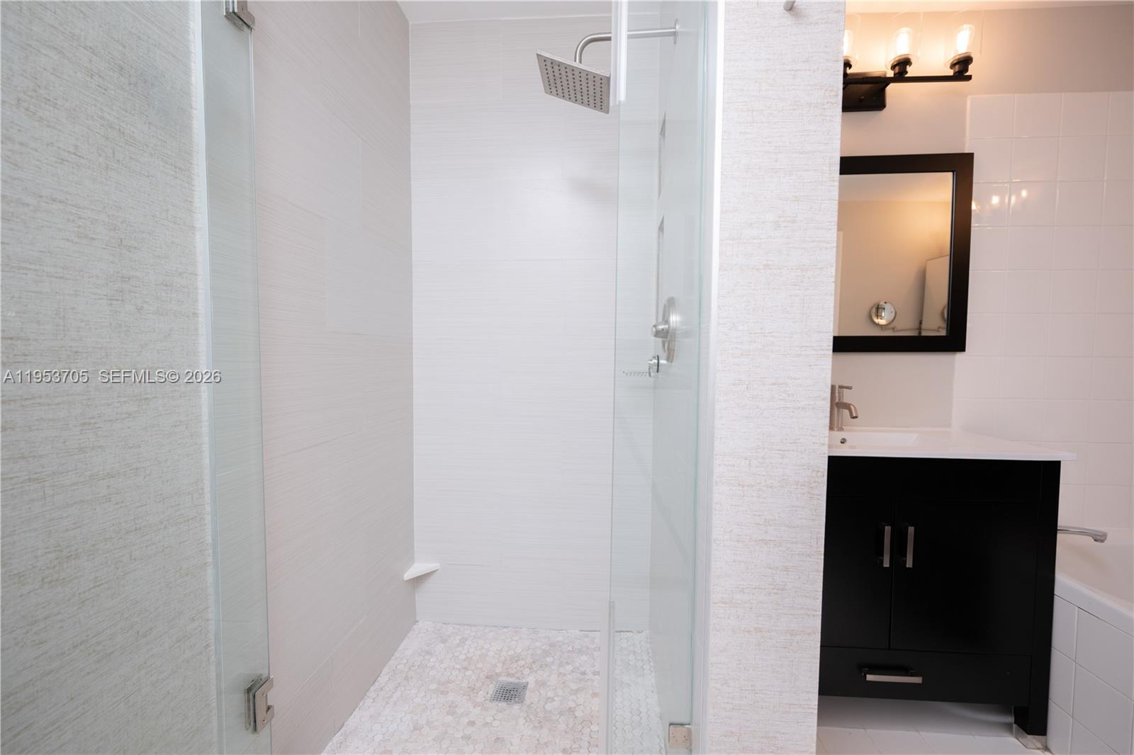 DORAL HOUSE CONDO NO 3 - Residential