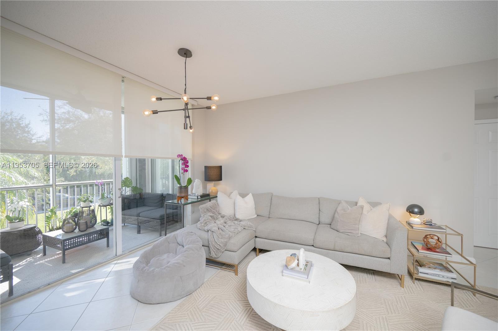 DORAL HOUSE CONDO NO 3 - Residential