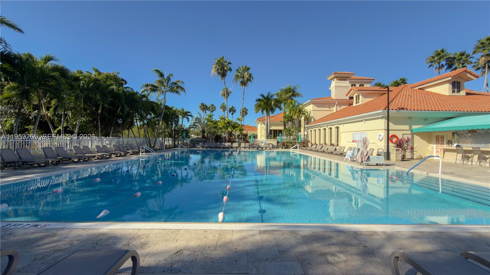 DORAL HOUSE CONDO NO 3 - Residential