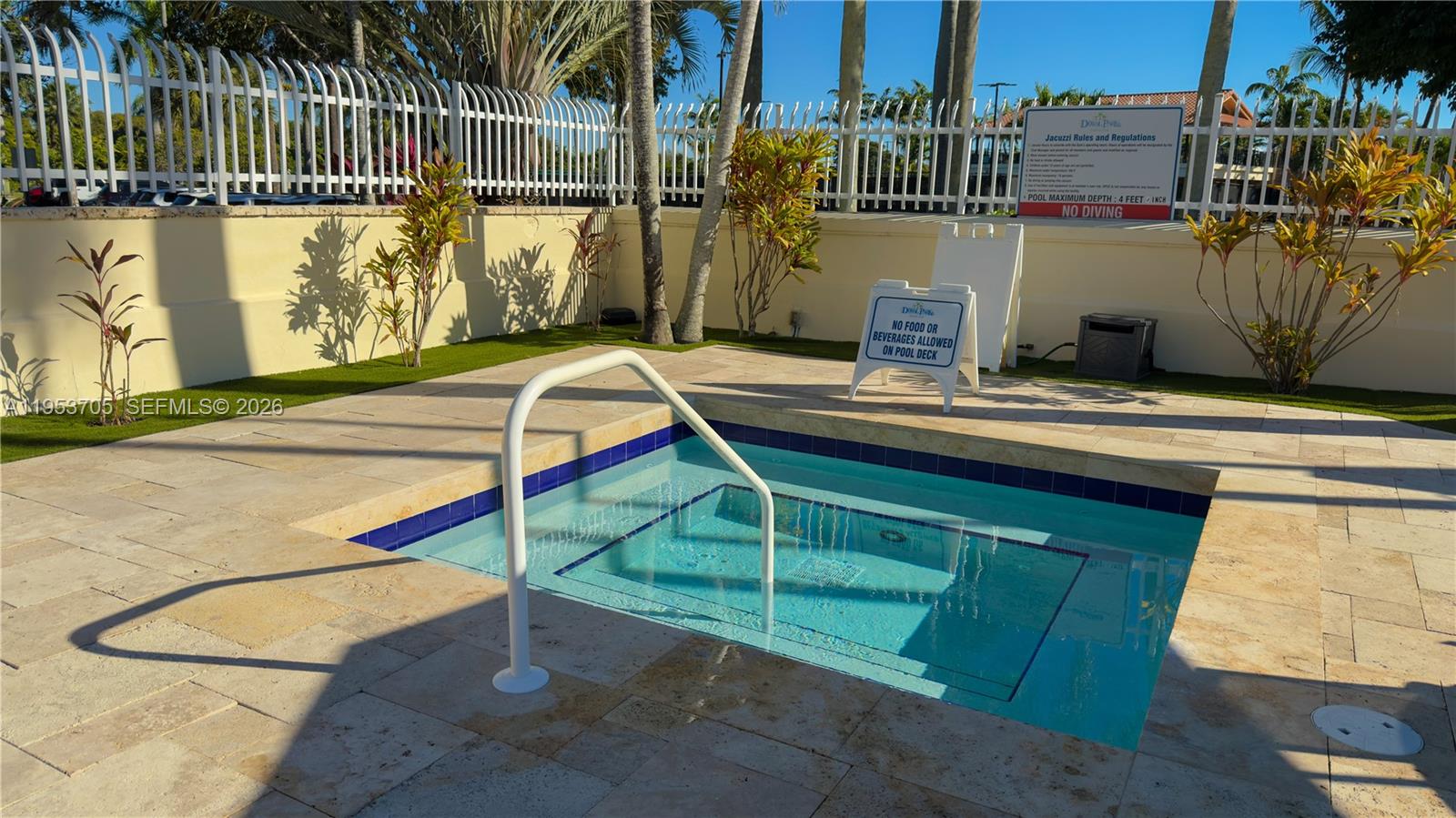 DORAL HOUSE CONDO NO 3 - Residential