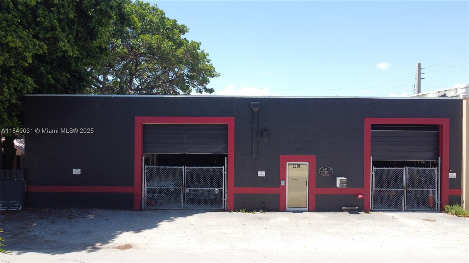 Now available for lease, 1950 Grant Street in Hollywood, FL offers approximately 3,840 square feet of versatile industrial space. This clear span warehouse features drive in access, car lifts, and is well-suited for a range of commercial uses including storage, fabrication, light manufacturing, and automotive services—car mechanics are welcome. Strategically located within Hollywood’s industrial corridor, the property provides excellent connectivity to US-1, I-95, Port Everglades, and Fort Lauderdale–Hollywood International Airport. The building's layout and infrastructure allow for operational flexibility, with potential for tenant customization. Whether you're seeking a centrally located facility for logistics or a workshop for auto service, this site offers strong value.