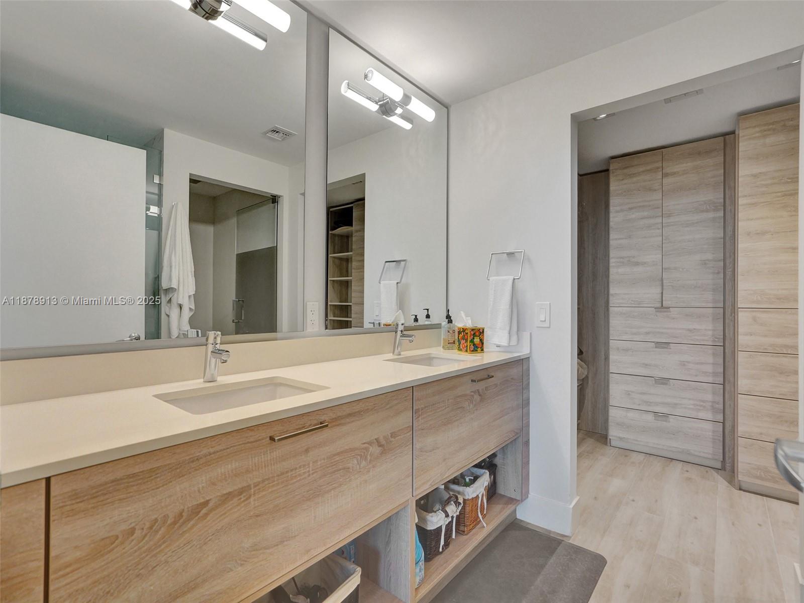 THE HARBOUR NORTH CONDO - Residential Lease